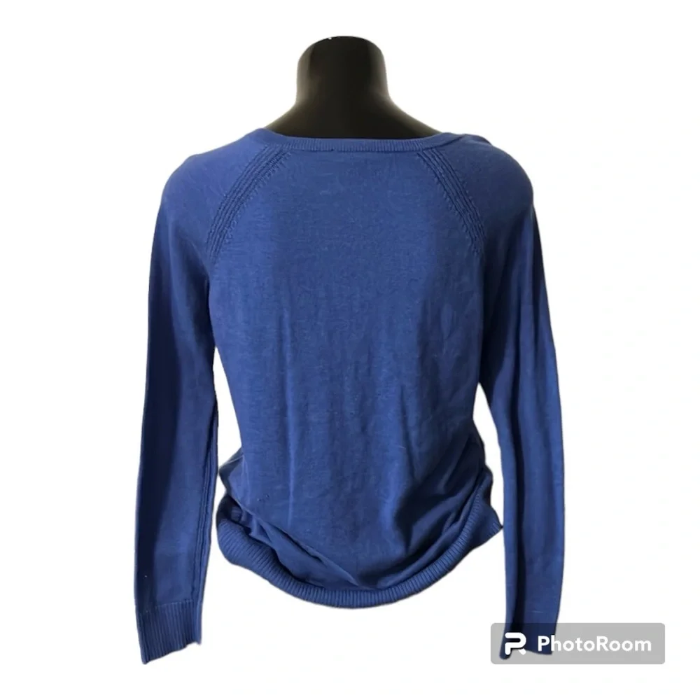 NWOT | V•Neck Sweater | Gap | 30% Extra Fine Merino Wool | Small - Picture 2 of 5